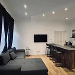 Loft Directly Next To Oktoberfest And Downtown